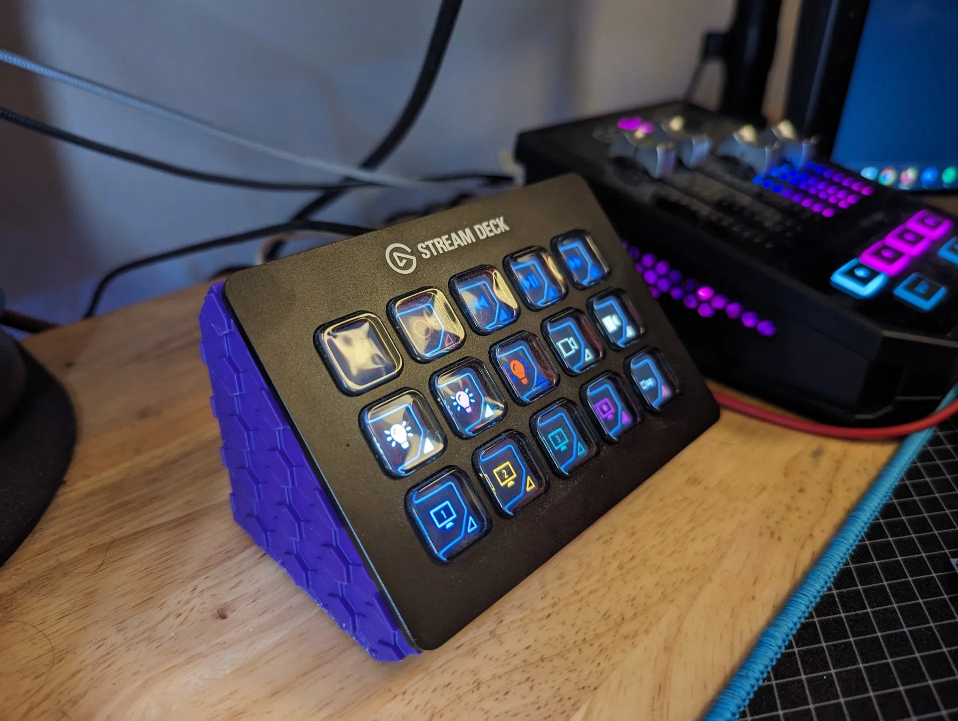 Elgato 15 Key shops Stream Deck